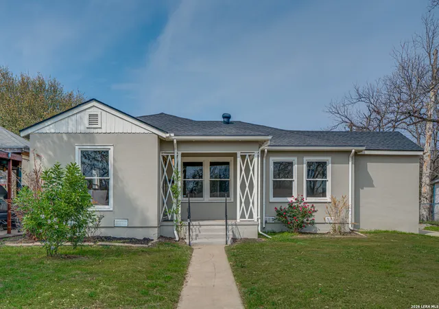Photo 4 of Sale Pending at 2411 W Huisache Ave, San Antonio, TX 78228 | MLS# 1949912 | Listing updated on 2026-08-15