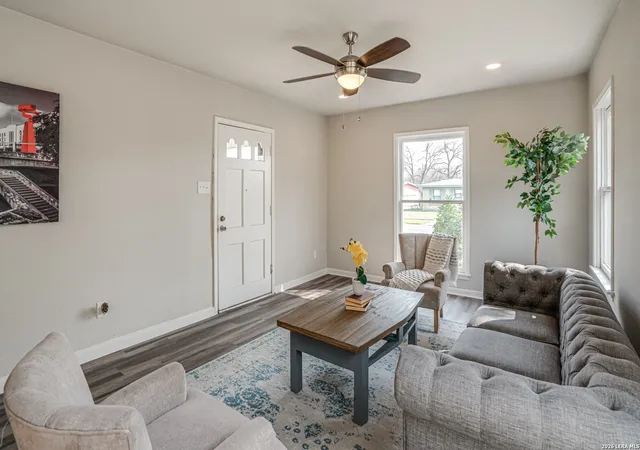 Photo 2 of Sale Pending at 2411 W Huisache Ave, San Antonio, TX 78228 | MLS# 1949912 | Listing updated on 2026-08-15