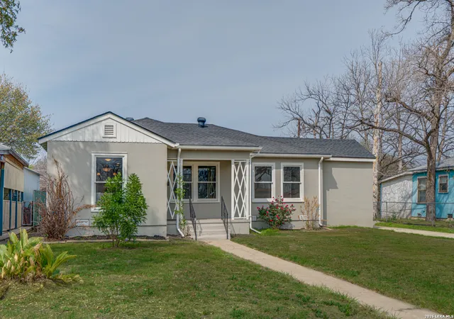 Photo 3 of Sale Pending at 2411 W Huisache Ave, San Antonio, TX 78228 | MLS# 1949912 | Listing updated on 2026-08-15