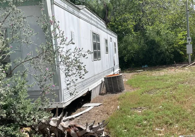 6th image of 722 School, Kenedy, TX 78119 | MLS# 1949951