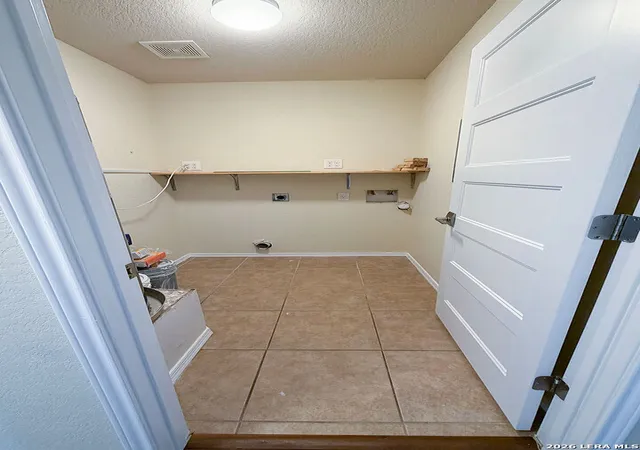 Photo 3 of Single family home for sale at 220 Hansford, San Antonio, TX 78210 | MLS# 1949999 | Listing updated on 2026-05-23