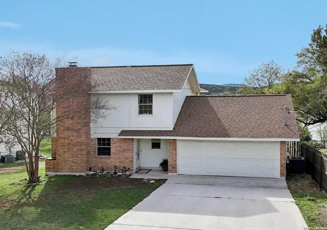 Photo 4 of Single family home for sale at 127 Cedar Tree Ln, Canyon Lake, TX 78133 | MLS# 1950063 | Listing updated on 2026-06-05