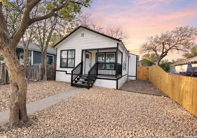 Photo 1 of Single family home for sale at 215 E Lubbock, San Antonio, TX 78204 | MLS# 1950065 | Listing updated on 2026-07-16