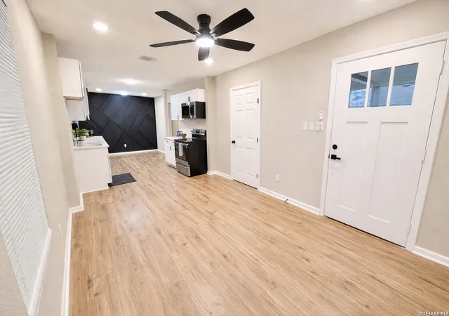 Photo 3 of Single family home for sale at 215 E Lubbock, San Antonio, TX 78204 | MLS# 1950065 | Listing updated on 2026-07-16