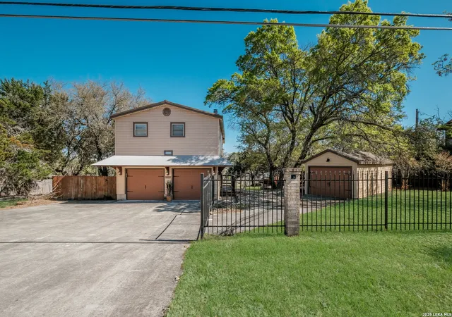 Photo 1 of Single family home for sale at 1512 Skyline, Canyon Lake, TX 78133 | MLS# 1950095 | Listing updated on 2026-05-16