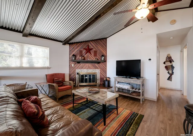 Photo 3 of Single family home for sale at 1512 Skyline, Canyon Lake, TX 78133 | MLS# 1950095 | Listing updated on 2026-05-16