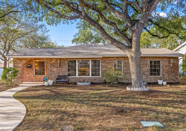 3rd image of 902 Alexander Hamilton Dr, San Antonio, TX 78228 | MLS# 1950109