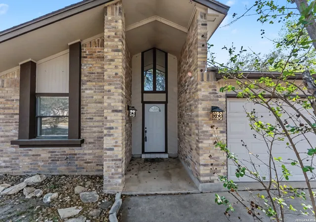 Photo 3 of Single family home for sale at 5934 Spring Valley, San Antonio, TX 78247 | MLS# 1950112 | Listing updated on 2026-04-24