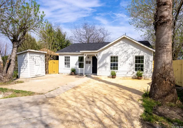 Photo 2 of Sale Pending at 818 Hampton, San Antonio, TX 78220 | MLS# 1950130 | Listing updated on 2026-05-04