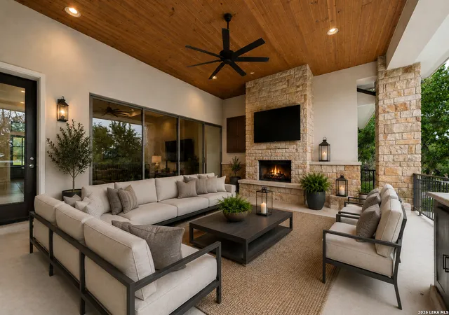 Photo 4 of Sale Pending at 1556 Cyn Lake Dr, Canyon Lake, TX 78133 | MLS# 1950154 | Listing updated on 2026-08-19