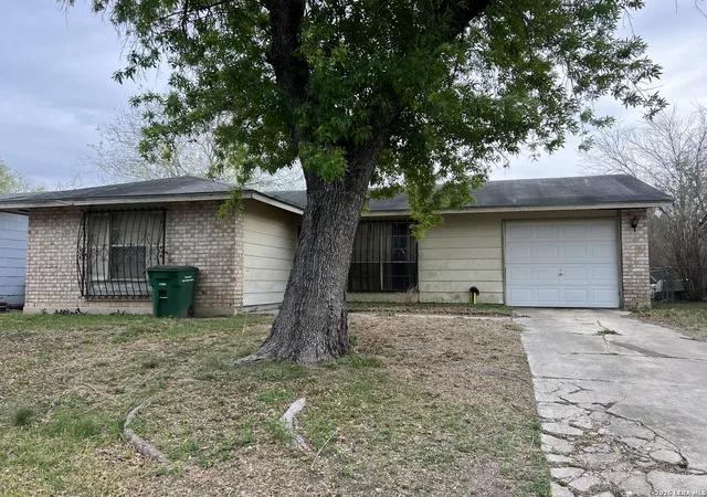 Photo 3 of Sale Pending at 7438 Brk Valley, San Antonio, TX 78242 | MLS# 1950161 | Listing updated on 2026-03-27