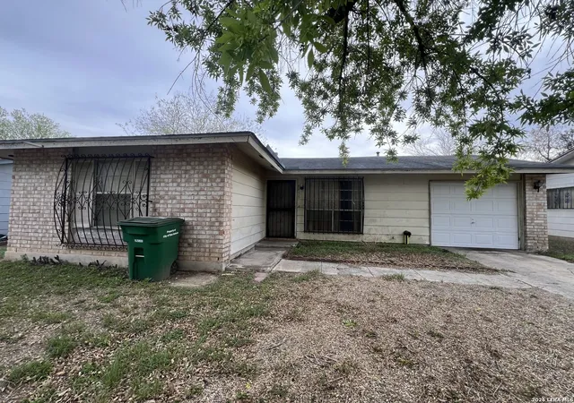 Photo 4 of Sale Pending at 7438 Brk Valley, San Antonio, TX 78242 | MLS# 1950161 | Listing updated on 2026-03-27