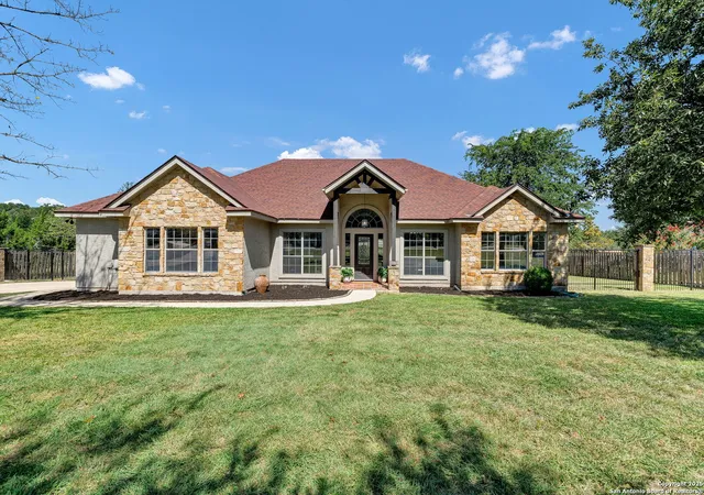 2nd image of 913 Long Mdw, Spring Branch, TX 78070 | MLS# 1950184