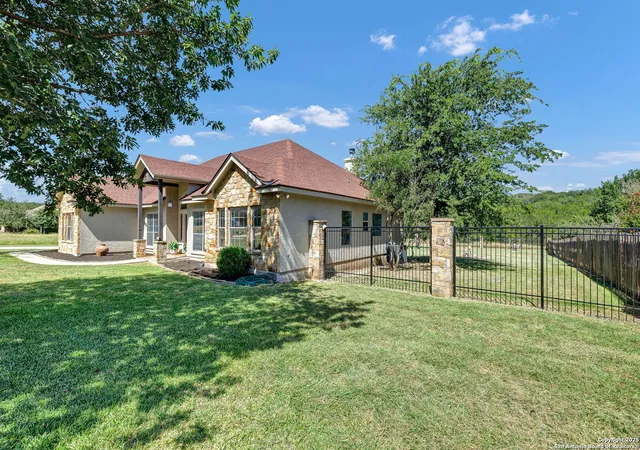4th image of 913 Long Mdw, Spring Branch, TX 78070 | MLS# 1950184