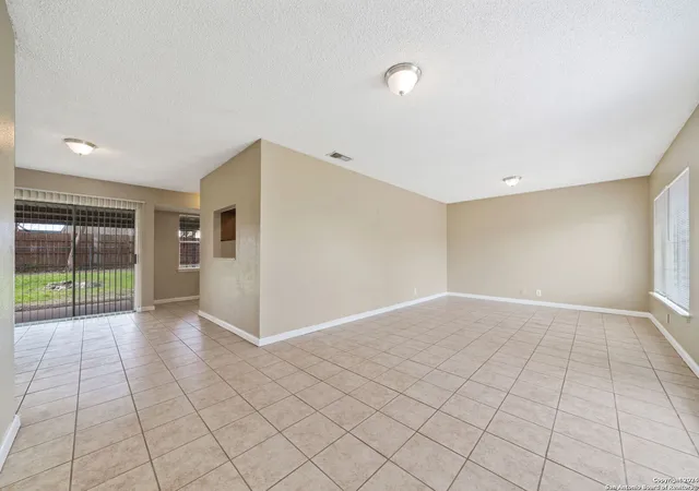 Photo 4 of Single family home for sale at 4726 Casa Verde St, San Antonio, TX 78233 | MLS# 1950185 | Listing updated on 2026-03-30