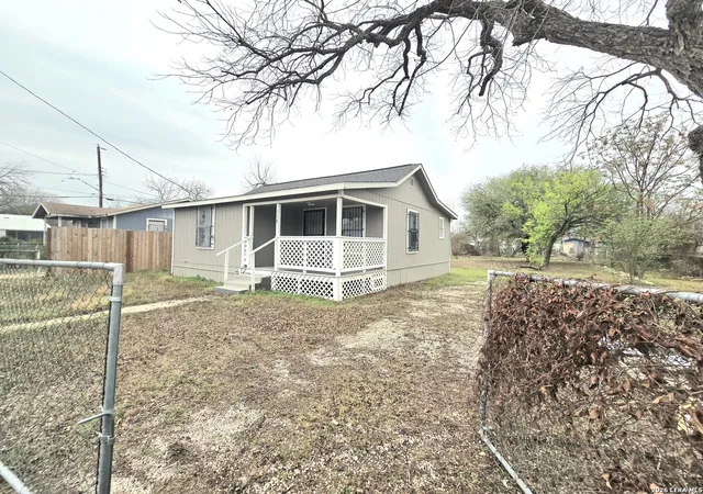 Photo 1 of Single family home for sale at 118 Fuente, San Antonio, TX 78210 | MLS# 1950203 | Listing updated on 2026-07-15