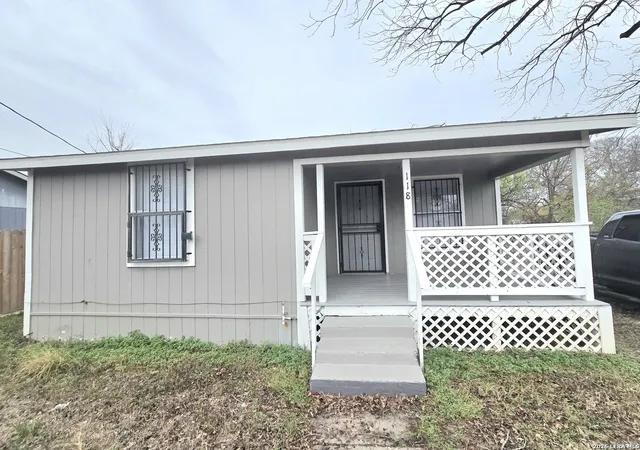 Photo 2 of Single family home for sale at 118 Fuente, San Antonio, TX 78210 | MLS# 1950203 | Listing updated on 2026-07-15
