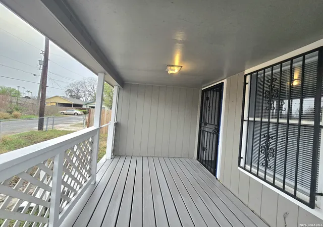 Photo 3 of Single family home for sale at 118 Fuente, San Antonio, TX 78210 | MLS# 1950203 | Listing updated on 2026-07-15