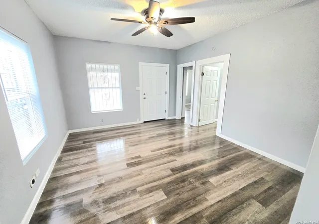 Photo 4 of Single family home for sale at 118 Fuente, San Antonio, TX 78210 | MLS# 1950203 | Listing updated on 2026-07-15