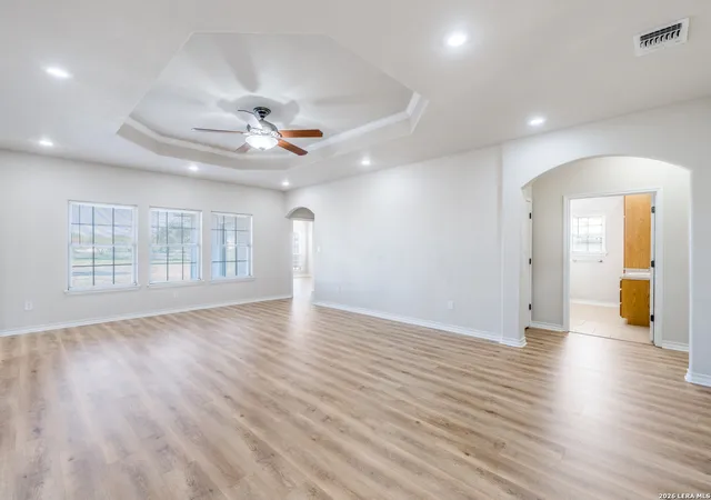Photo 3 of Single family home for sale at 439 Bear Gardens, La Vernia, TX 78121 | MLS# 1950218 | Listing updated on 2026-03-30