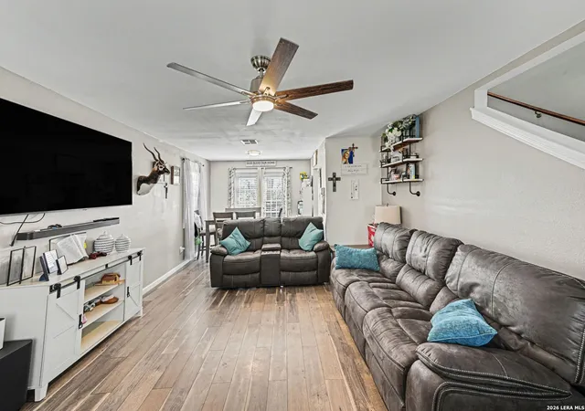 Photo 3 of Single family home for sale at 2595 County Road 128, Floresville, TX 78114 | MLS# 1950239 | Listing updated on 2026-04-21