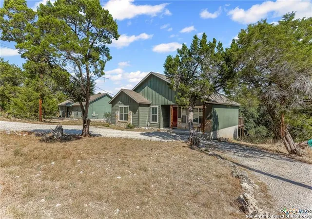 Photo 1 of Single family home for sale at 5465 Chimney Rock, Canyon Lake, TX 78133 | MLS# 1950250 | Listing updated on 2026-03-30