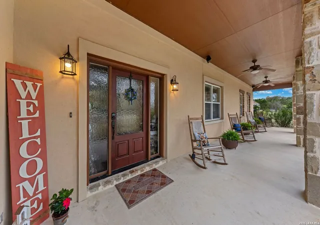 Photo 4 of Sale Pending at 377 Waterstone Pkwy, Boerne, TX 78006 | MLS# 1950319 | Listing updated on 2026-03-31
