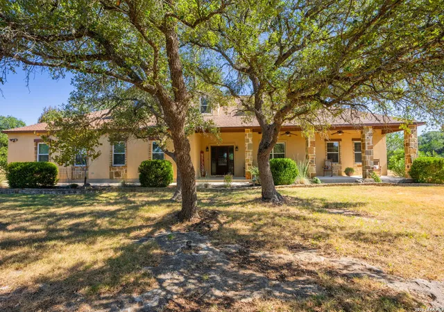 Photo 3 of Sale Pending at 377 Waterstone Pkwy, Boerne, TX 78006 | MLS# 1950319 | Listing updated on 2026-03-31