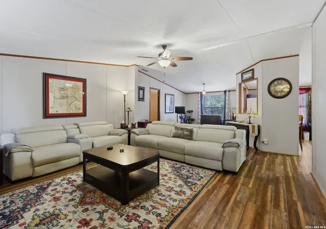 4th image of 197 Lake View Dr, Lakehills, TX 78063 | MLS# 1950324