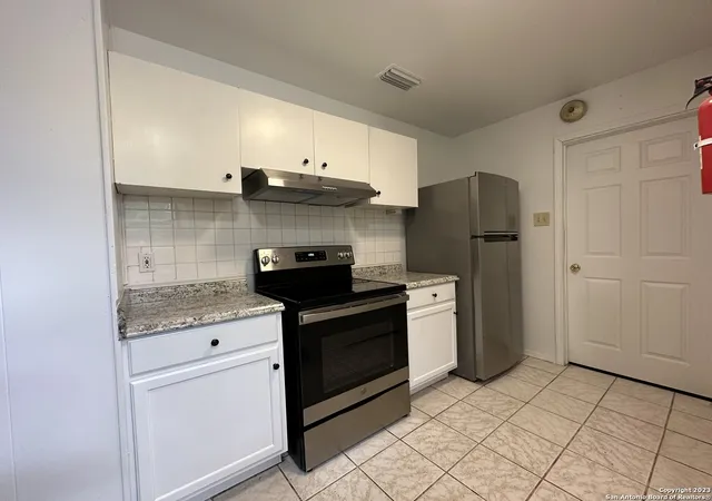 Photo 4 of Sale Pending at 6023 Redbrook Dr, San Antonio, TX 78242 | MLS# 1950389 | Listing updated on 2026-04-20