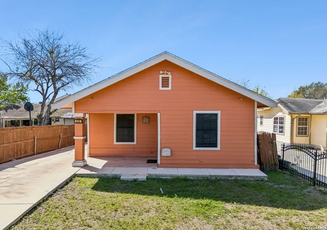 Photo 3 of Single family home for sale at 438 Rigsby, San Antonio, TX 78210 | MLS# 1950403 | Listing updated on 2026-09-17