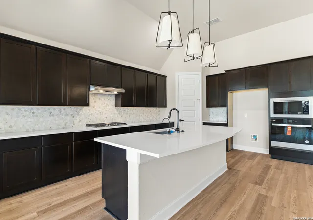 Photo 3 of Single family home for sale at 137 Gallant Fox, Castroville, TX 78009 | MLS# 1950436 | Listing updated on 2026-09-14