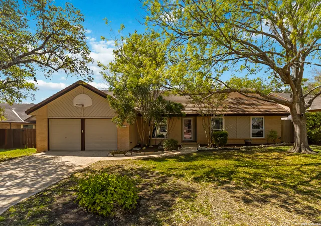 Photo 3 of Sale Pending at 19735 Encino Glen, San Antonio, TX 78259 | MLS# 1950438 | Listing updated on 2026-04-01