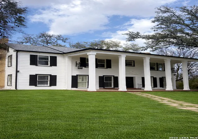Photo 2 of Sale Pending at 391 W Broadview, San Antonio, TX 78228 | MLS# 1950459 | Listing updated on 2026-03-29