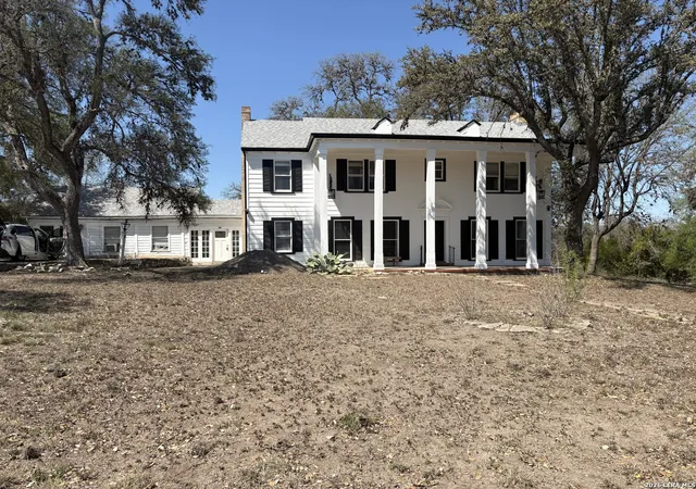 Photo 3 of Sale Pending at 391 W Broadview, San Antonio, TX 78228 | MLS# 1950459 | Listing updated on 2026-03-29