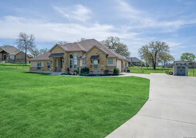 3rd image of 380 Abrego Lake, Floresville, TX 78114 | MLS# 1950512