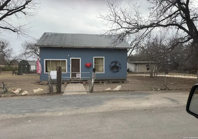 1st image of 817 W Cargile, Uvalde, TX 78801 | MLS# 1950516