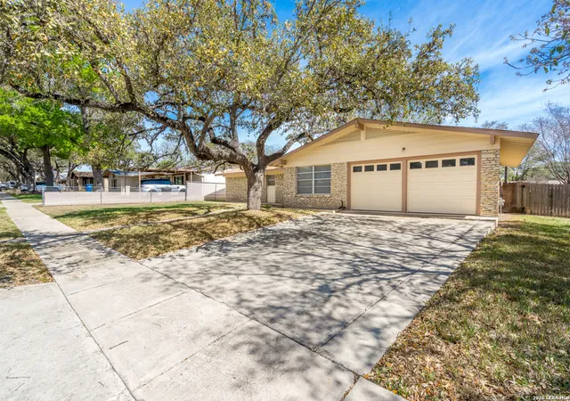 Photo 3 of Sale Pending at 11122 Cedar Elm, San Antonio, TX 78230 | MLS# 1950525 | Listing updated on 2026-08-01