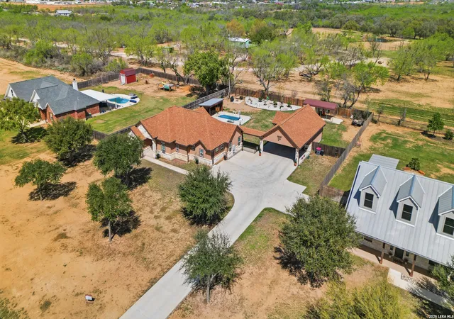 Homes for sale in Lytle, TX | 149 W Short Meadow Dr, Lytle, TX 78052 | MLS# 1950531
