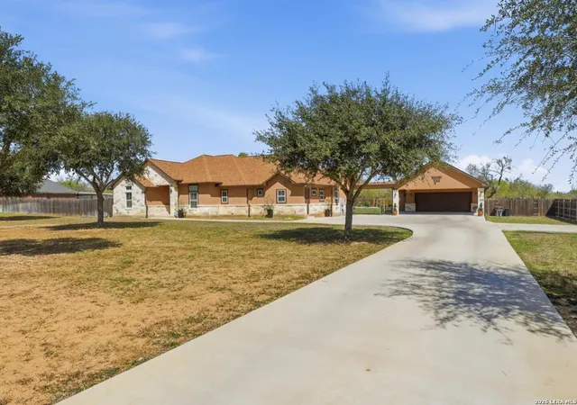 3rd image of 149 W Short Meadow Dr, Lytle, TX 78052 | MLS# 1950531