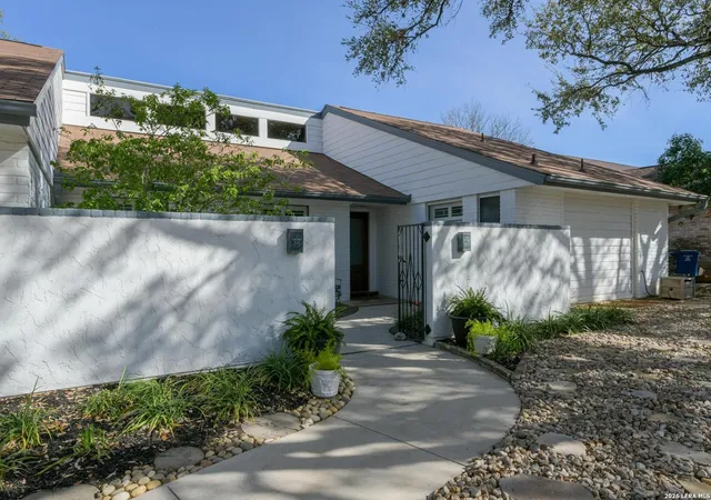 Photo 2 of Sale Pending at 907 Silver Spruce St, San Antonio, TX 78232 | MLS# 1950538 | Listing updated on 2026-04-04