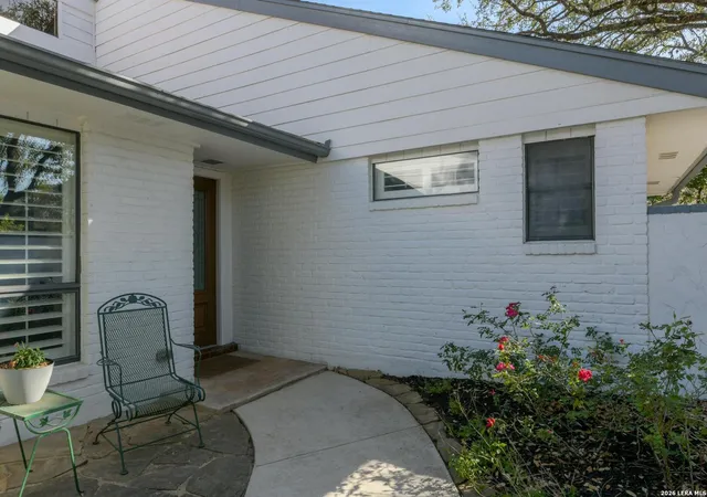 Photo 3 of Sale Pending at 907 Silver Spruce St, San Antonio, TX 78232 | MLS# 1950538 | Listing updated on 2026-04-04