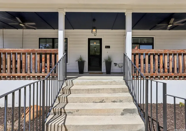 Photo 4 of Single family home for sale at 275 Stallion Springs, Fischer, TX 78623 | MLS# 1950548 | Listing updated on 2026-05-18