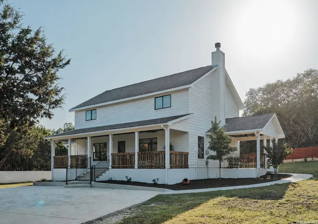 Photo 1 of Single family home for sale at 275 Stallion Springs, Fischer, TX 78623 | MLS# 1950548 | Listing updated on 2026-05-18