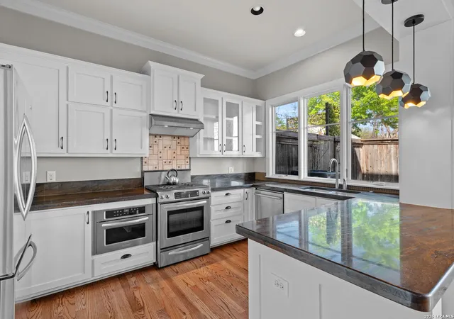 Photo 3 of Sale Pending at 137 Katherine #2, San Antonio, TX 78209 | MLS# 1950581 | Listing updated on 2026-08-07