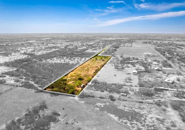 2nd image of 4246 Rakowitz Rd, Adkins, TX 78101 | MLS# 1950615