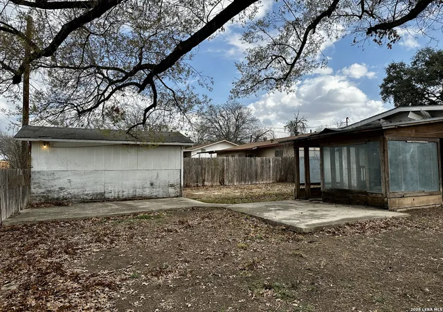 Photo 3 of Sale Pending at 219 Goodhue, San Antonio, TX 78218 | MLS# 1950632 | Listing updated on 2026-04-21