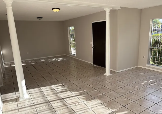 Photo 4 of Sale Pending at 2619 Lakeplains, San Antonio, TX 78222 | MLS# 1950672 | Listing updated on 2026-04-30