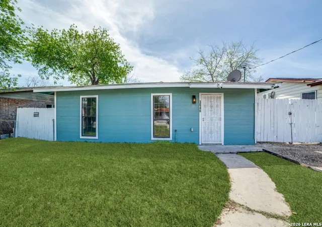 Homes for sale in San Antonio, TX | 3646 W Poplar St, San Antonio, TX 78228 | MLS# 1950688