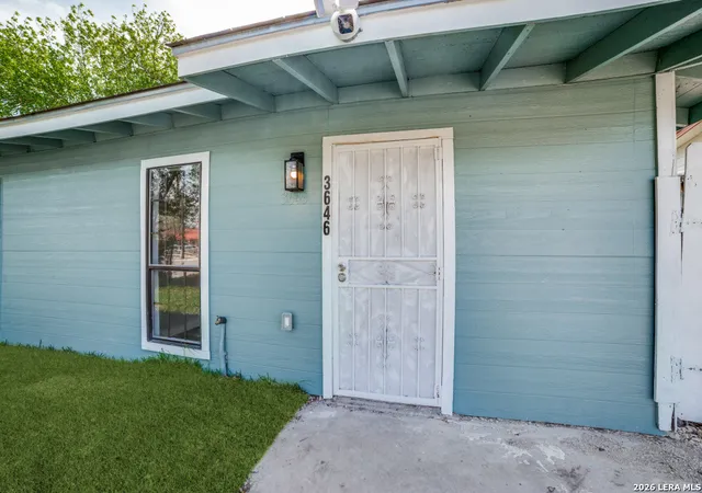 Homes for sale in San Antonio, TX | 3646 W Poplar St, San Antonio, TX 78228 | MLS# 1950688